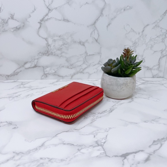 Michael Kors Giftables Box Cardholder and Pouch - Picture 9 of 11